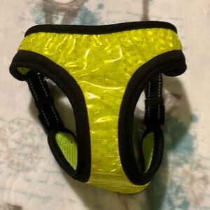 NWOT Neon Green and Black Adjustable Harness for dogs Size M